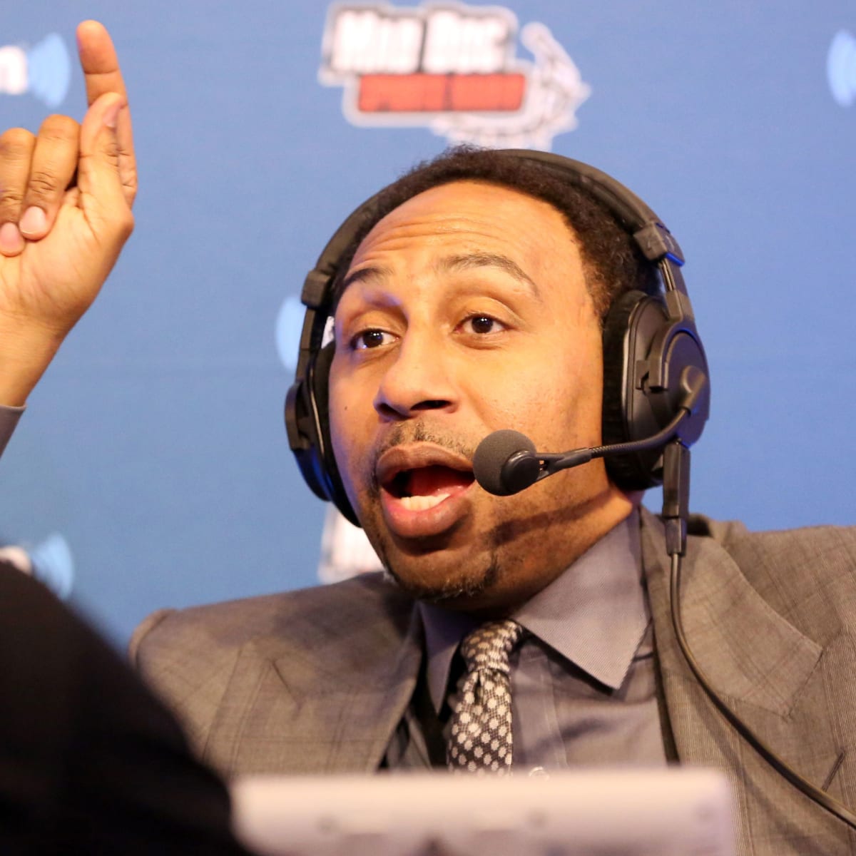 Stephen A Smith S New Salary Shows He S Become The Face Of Espn Sports Illustrated