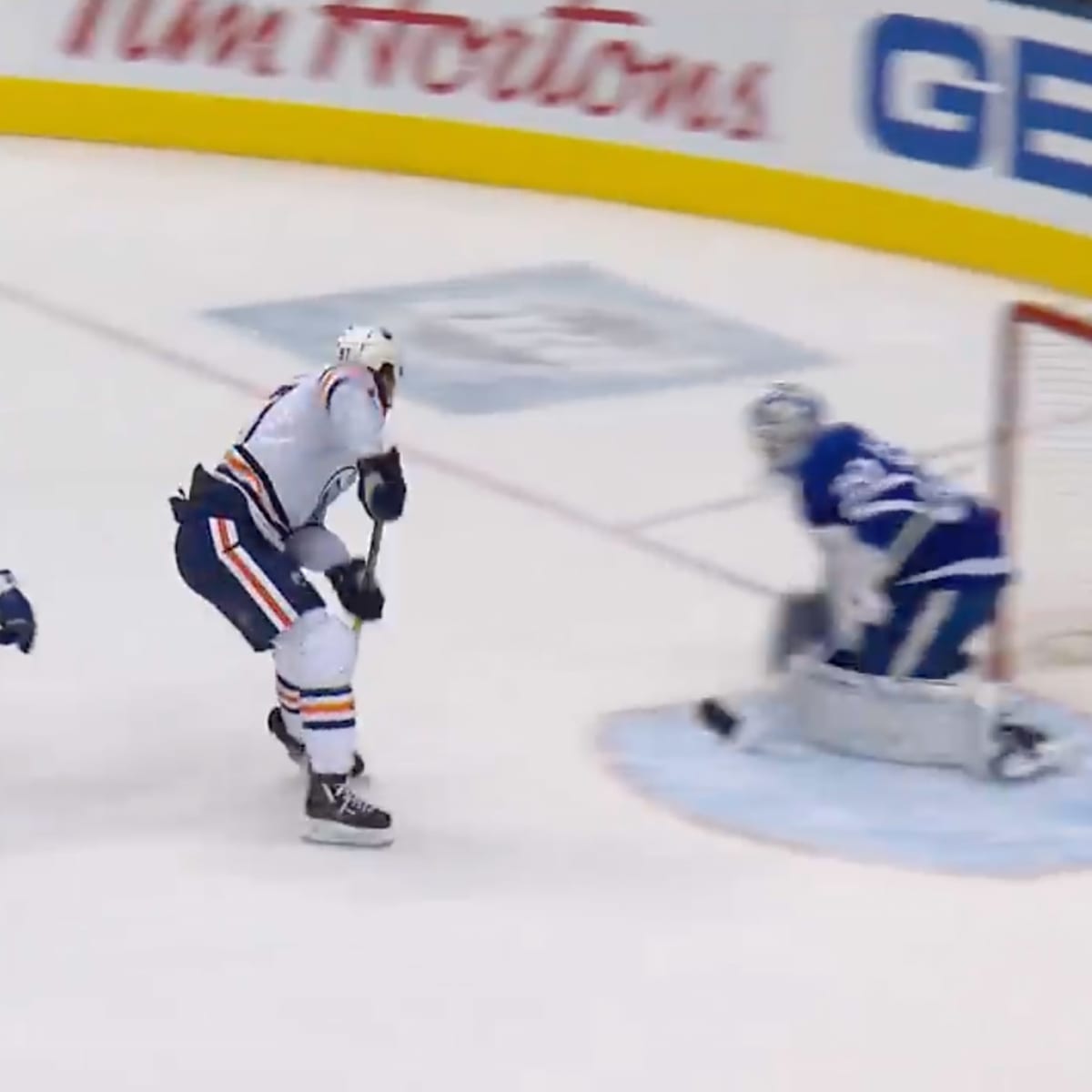 McDavid scores career-high 46th goal of season as Oilers blast