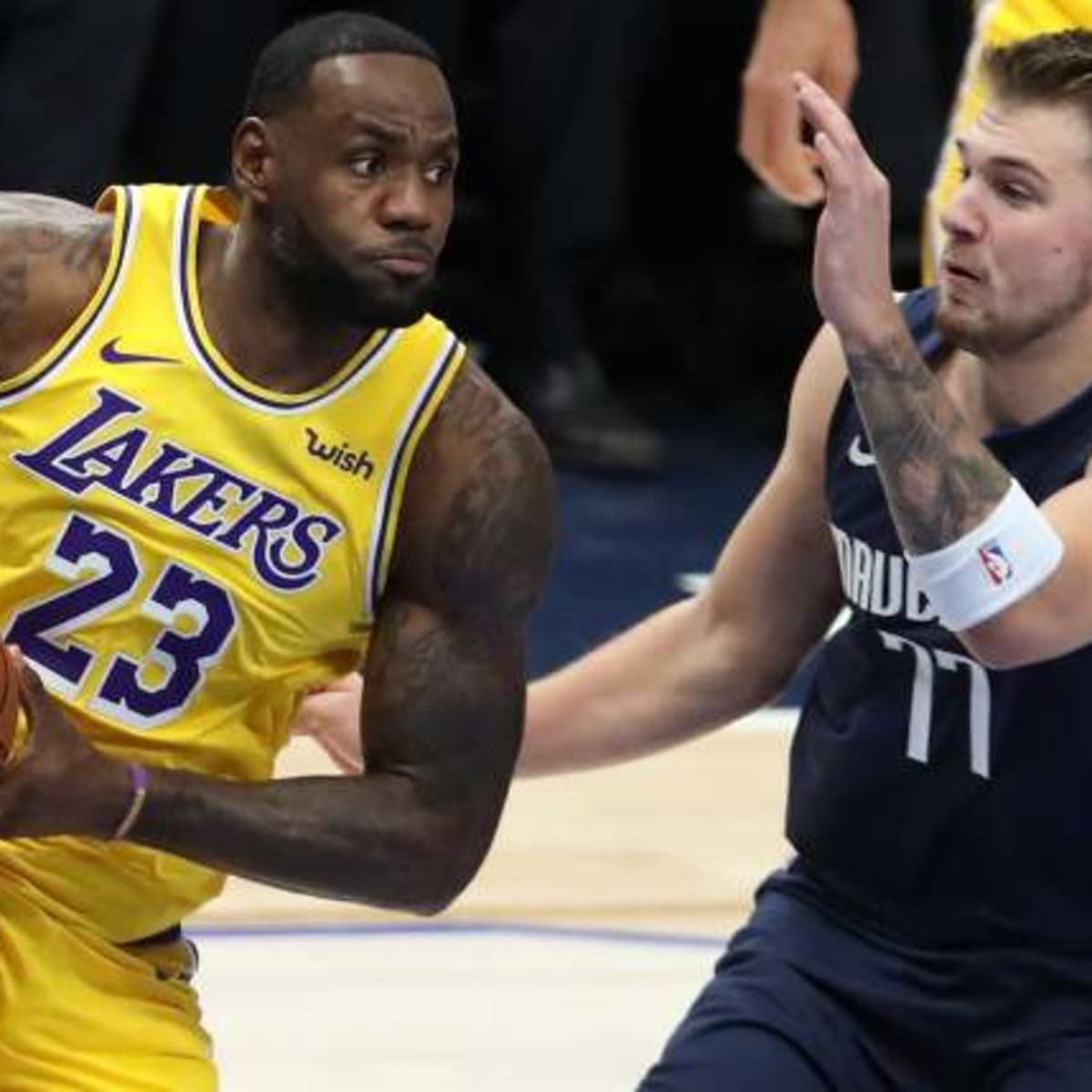 Led By Doncic And Curry Mavs Take Down Lakers In First Nba Bubble Scrimmage 108 104 Sports Illustrated Dallas Mavericks News Analysis And More