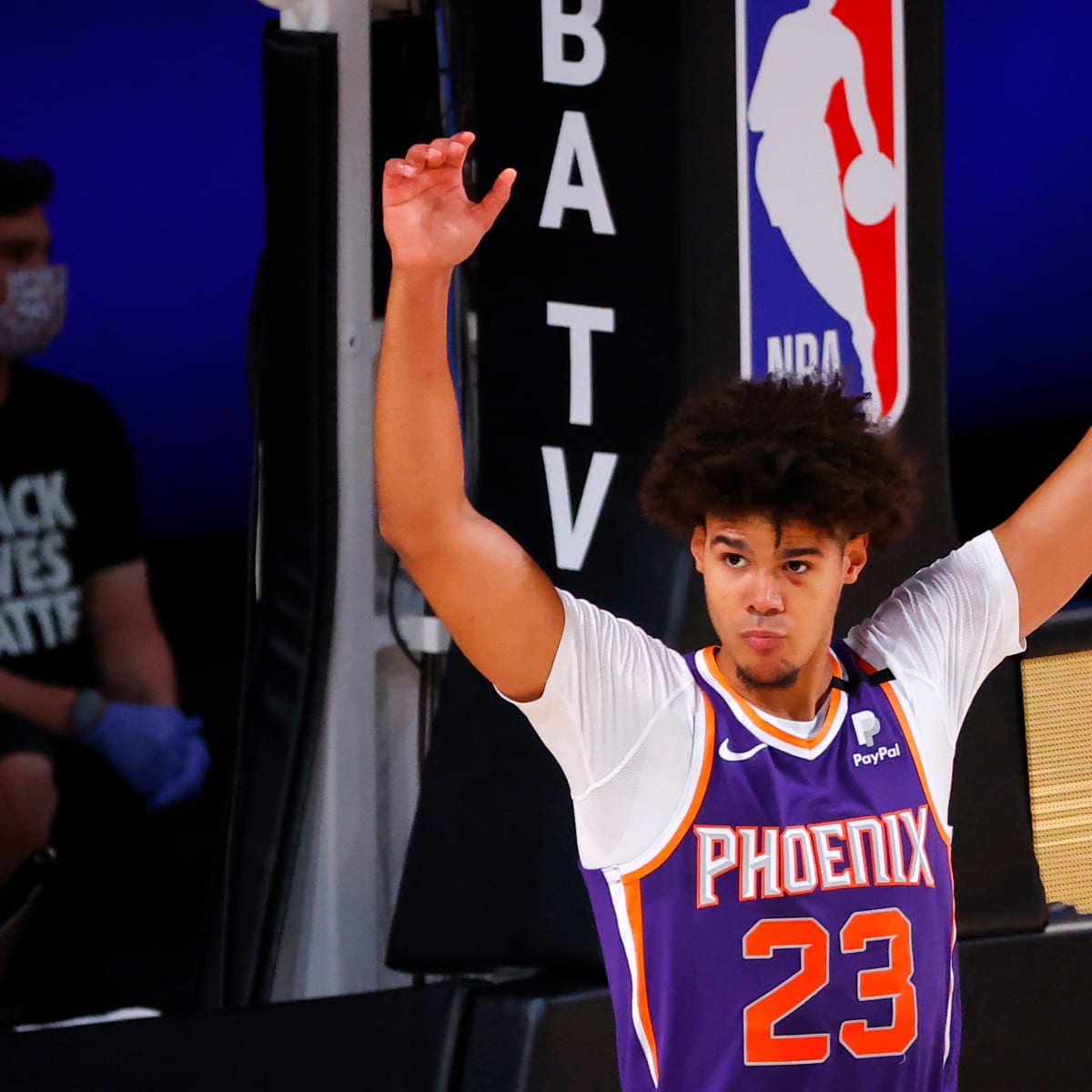 Cam Johnson banks in 3, NBA-leading Suns stun Knicks 115-114