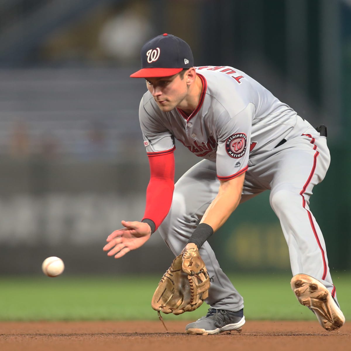 Trea Turner is not fan of the 'double oven mitts' – NBC Sports