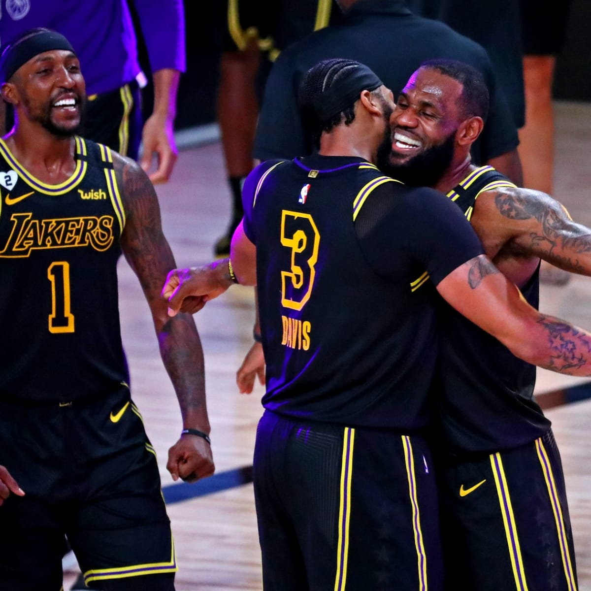 LeBron James, Anthony Davis join forces as Lakers take their 1st win of  season