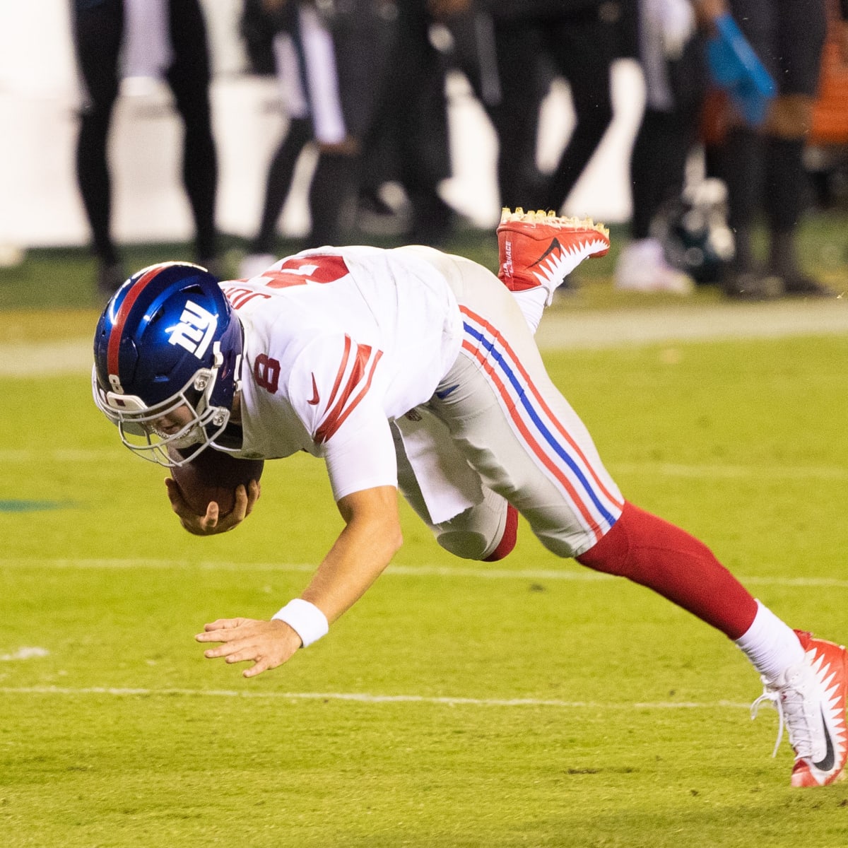 8.755 fotos de stock e banco de imagens de Daniel Jones Futebol