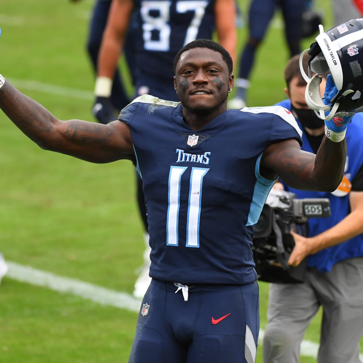 Tennessee Titans: Best player to wear each number in franchise history