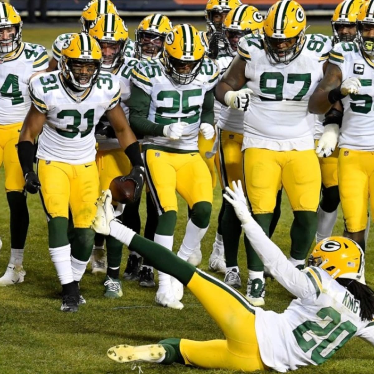 Green Bay Packers Strike Gold in Red Zone Both on Offense, Defense