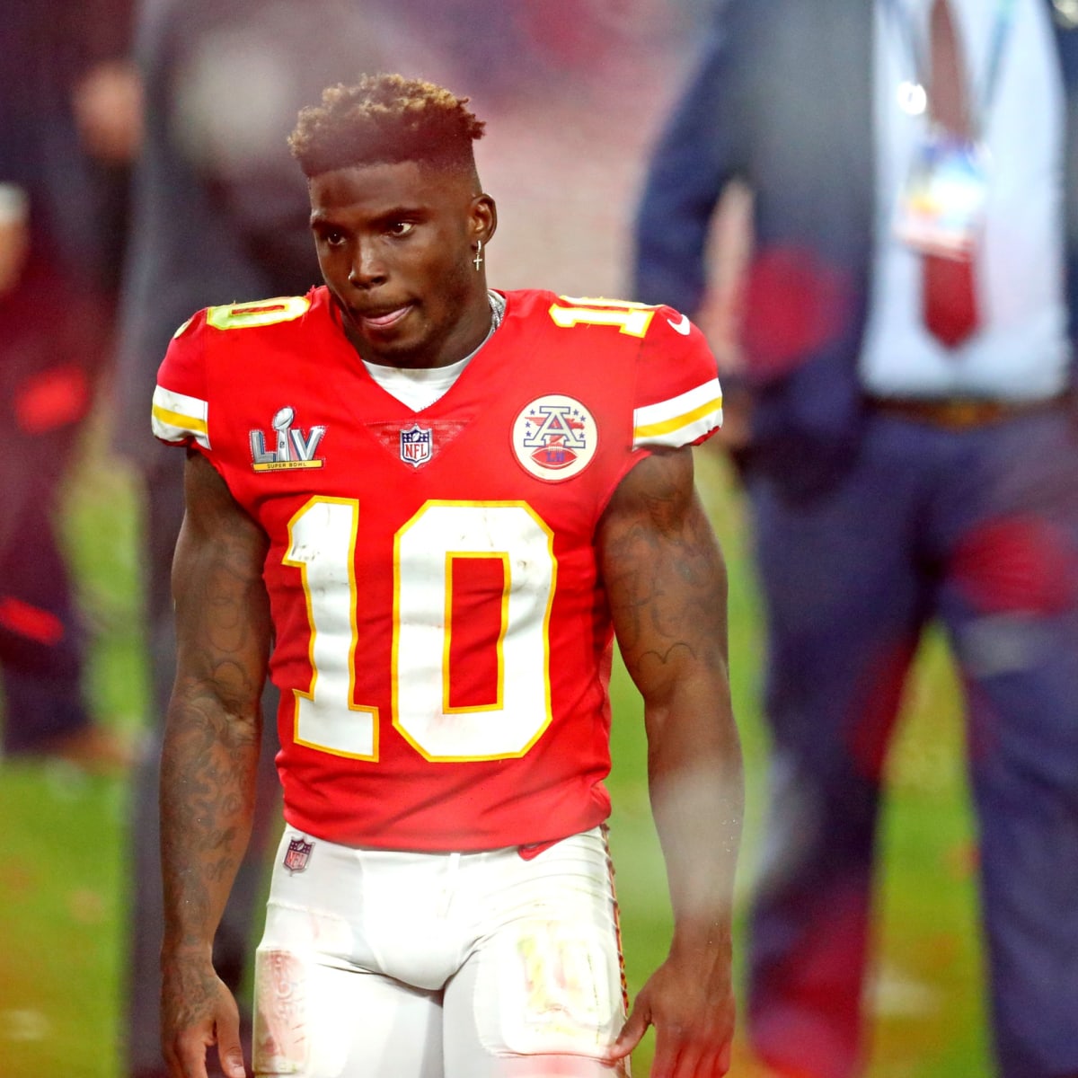 Former Kansas City Chiefs receiver Tyreek Hill traded to Miami Dolphins -  Field Gulls