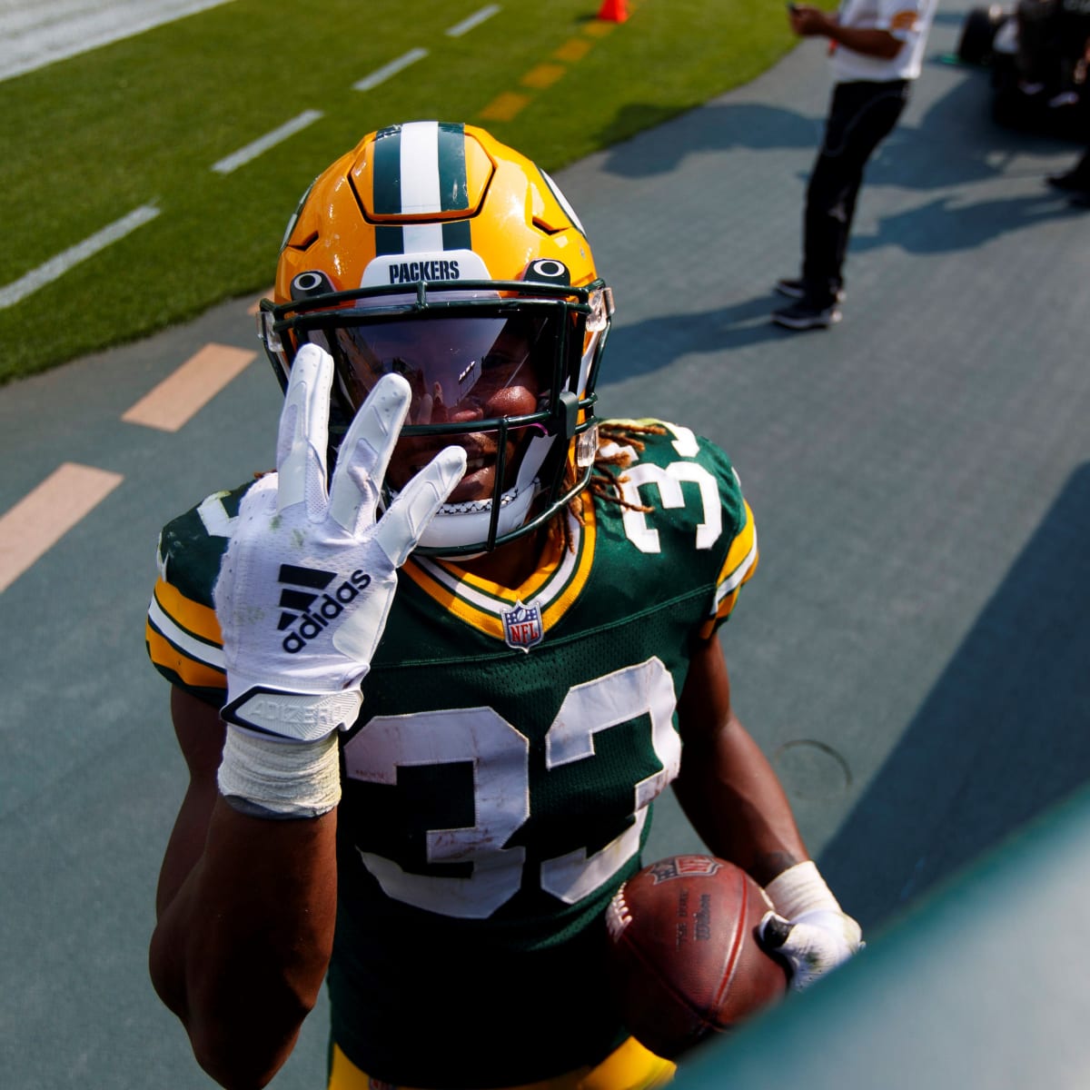 Packers Re Sign Pro Bowl Rb Aaron Jones Before Free Agency Sports Illustrated Green Bay Packers News Analysis And More