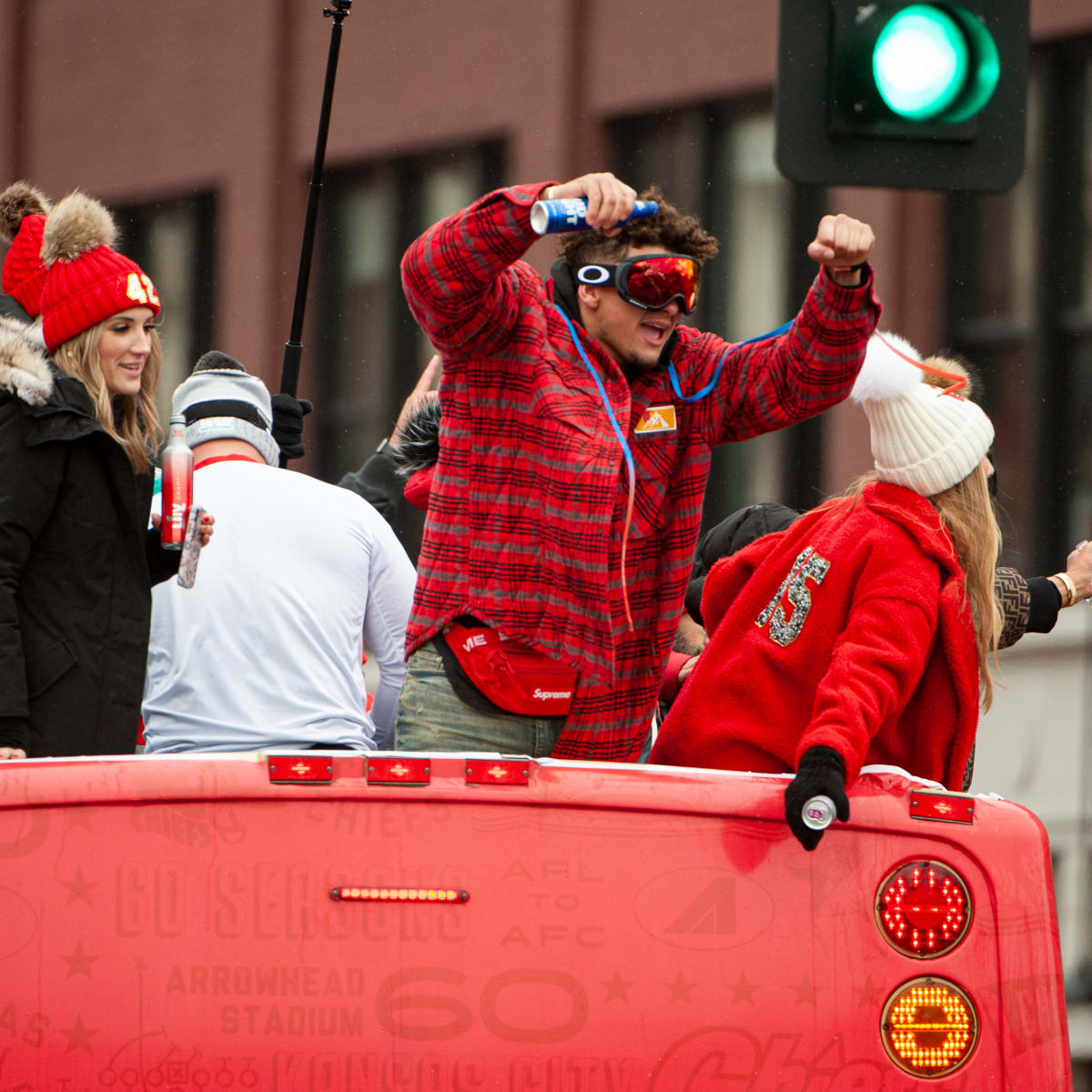 Drunk” Patrick Mahomes Steals the Show at Chiefs Super Bowl Parade Drawing  All Eyes From NFL World - EssentiallySports