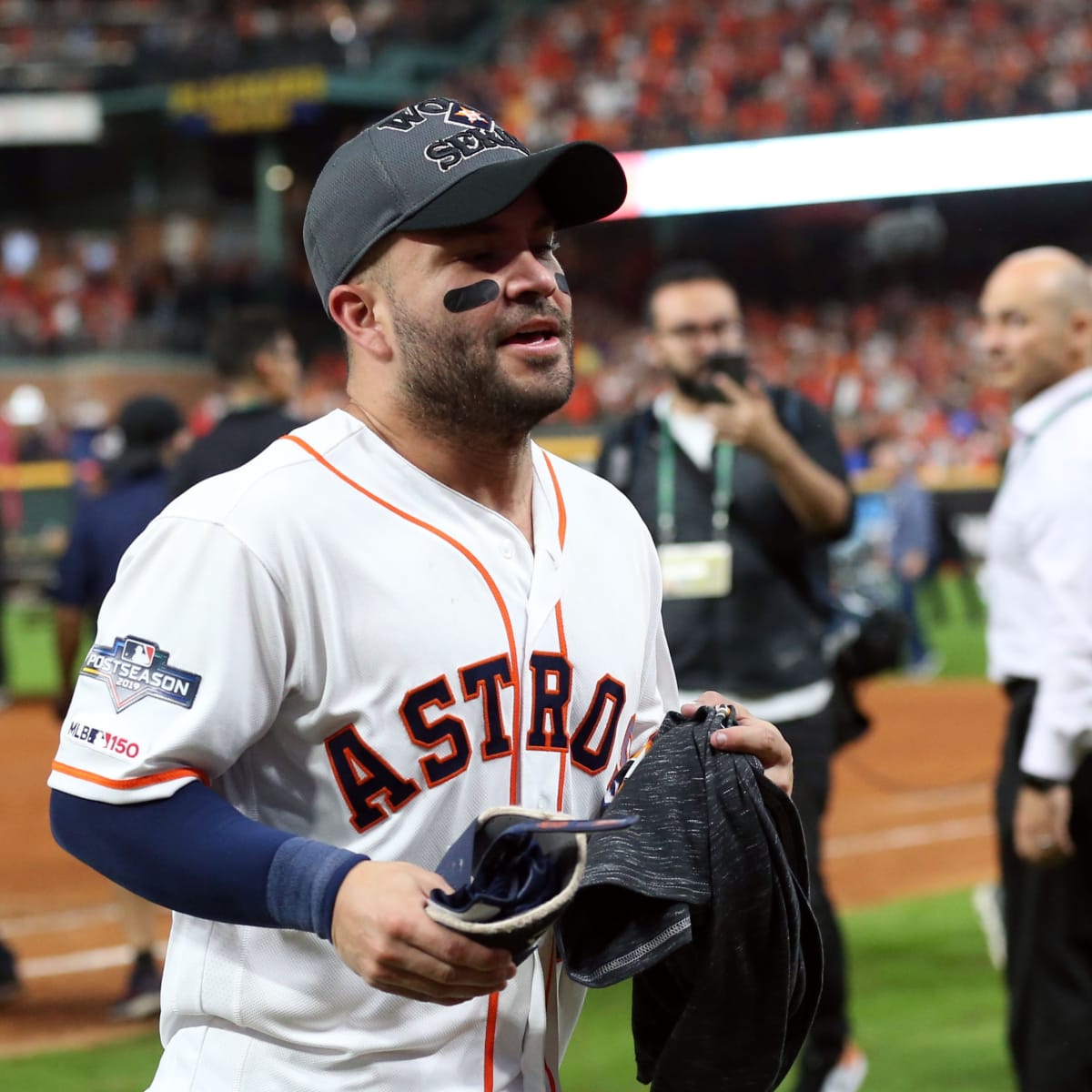 Internet explodes with hilarious memes after Astros' apology