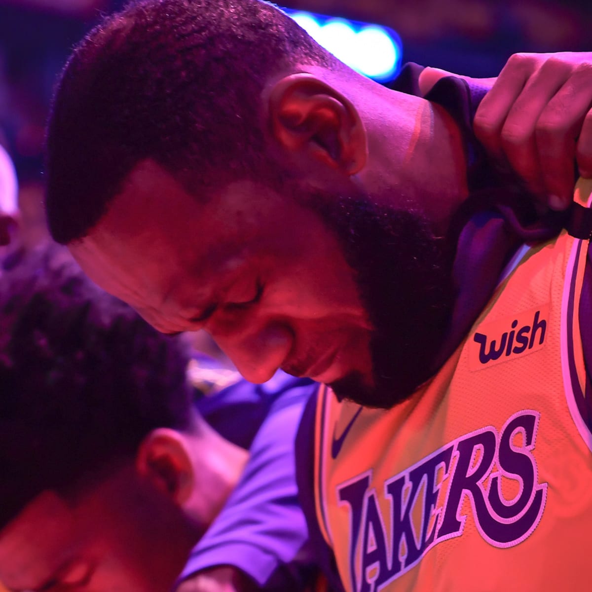 Fiorire crema dimostrazione lebron kobe funeral Nuvoloso mar Mediterraneo Lago Titicaca