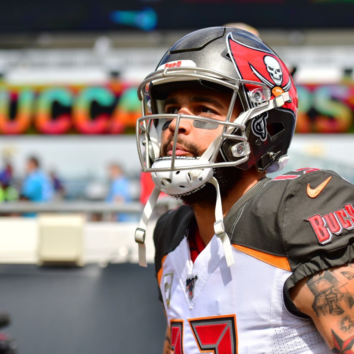 Mike Evans Pens Heartfelt Mother's Day Letter - Tampa Bay Buccaneers, BucsGameday
