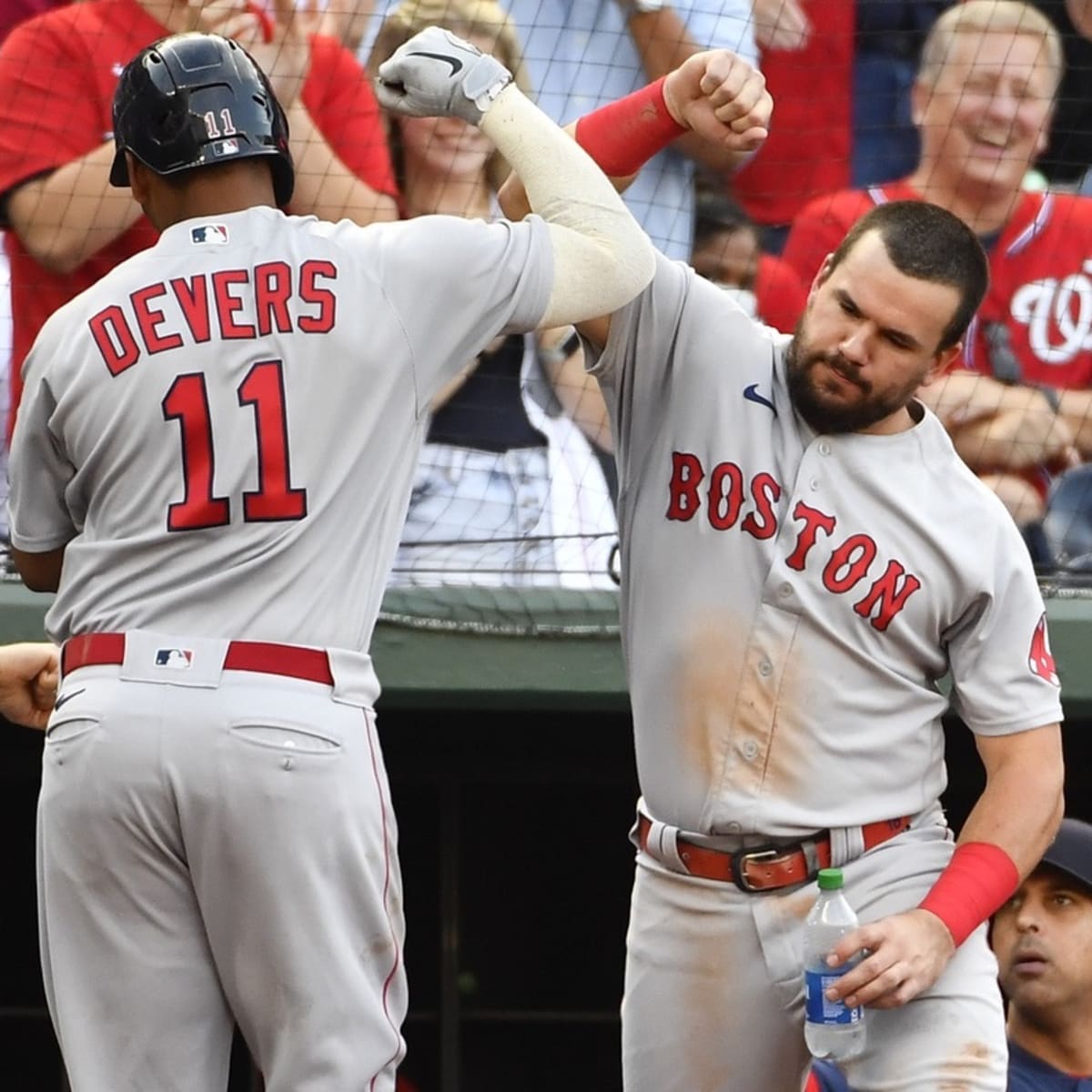 Former Hoosier Kyle Schwarber Scores Winning Run, Boston Red Sox