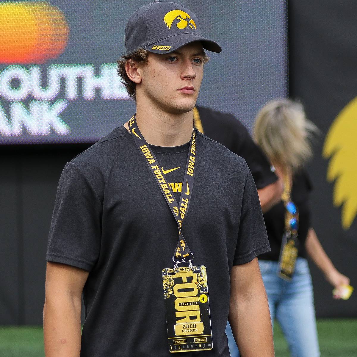 Zach Lutmer Commits to Iowa Football 