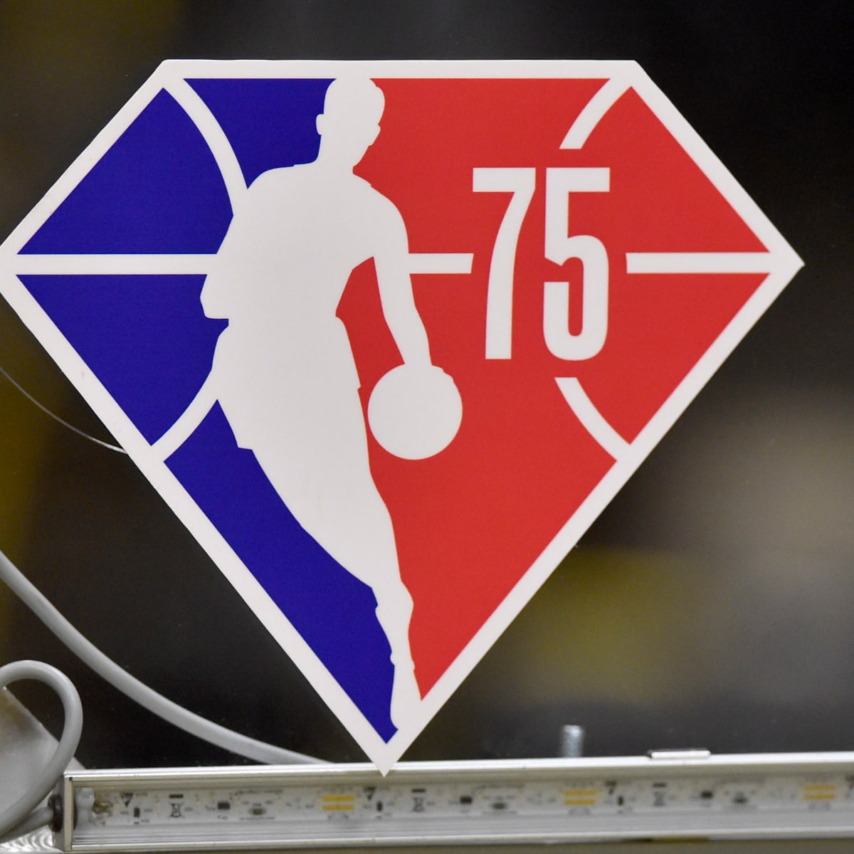 Bob Pettit Among Hawks Named to NBA Top 75 - Sports Illustrated