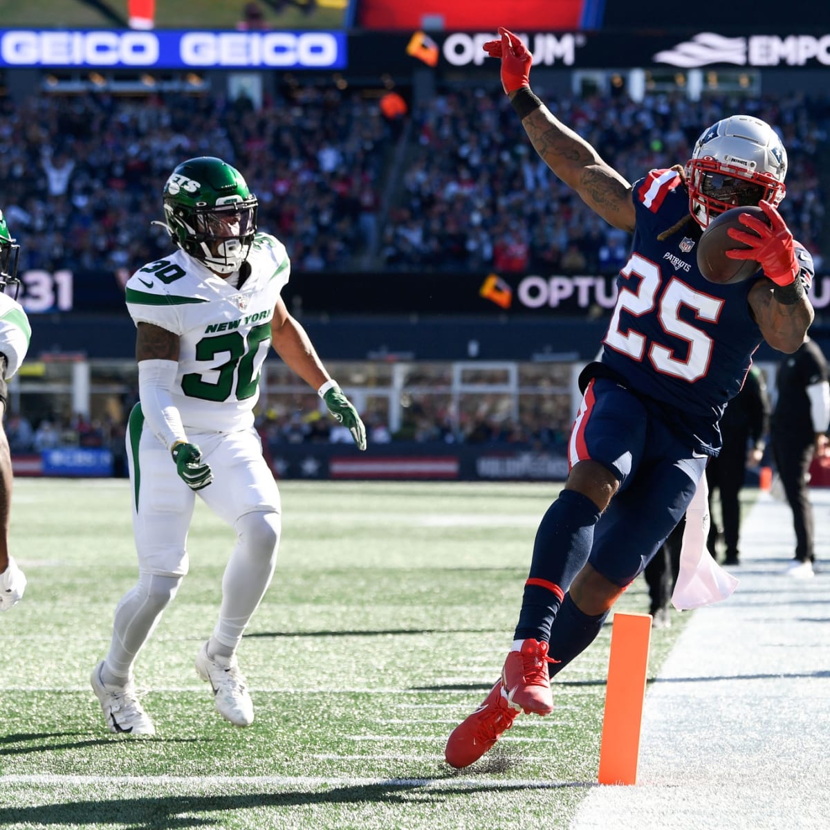 Jets vs. Patriots 2012: New England earns 'clutch win' despite dull  performance - SB Nation Boston