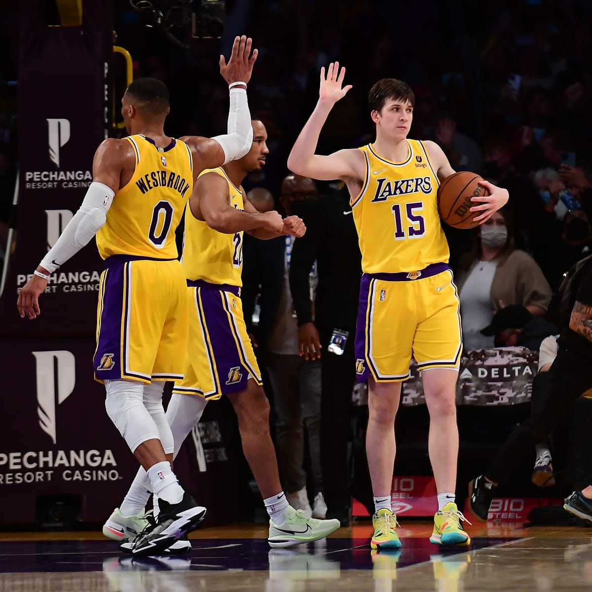 Lakers Hilarious Interaction Between Austin Reaves And Lebron James Goes Viral All Lakers News Rumors Videos Schedule Roster Salaries And More