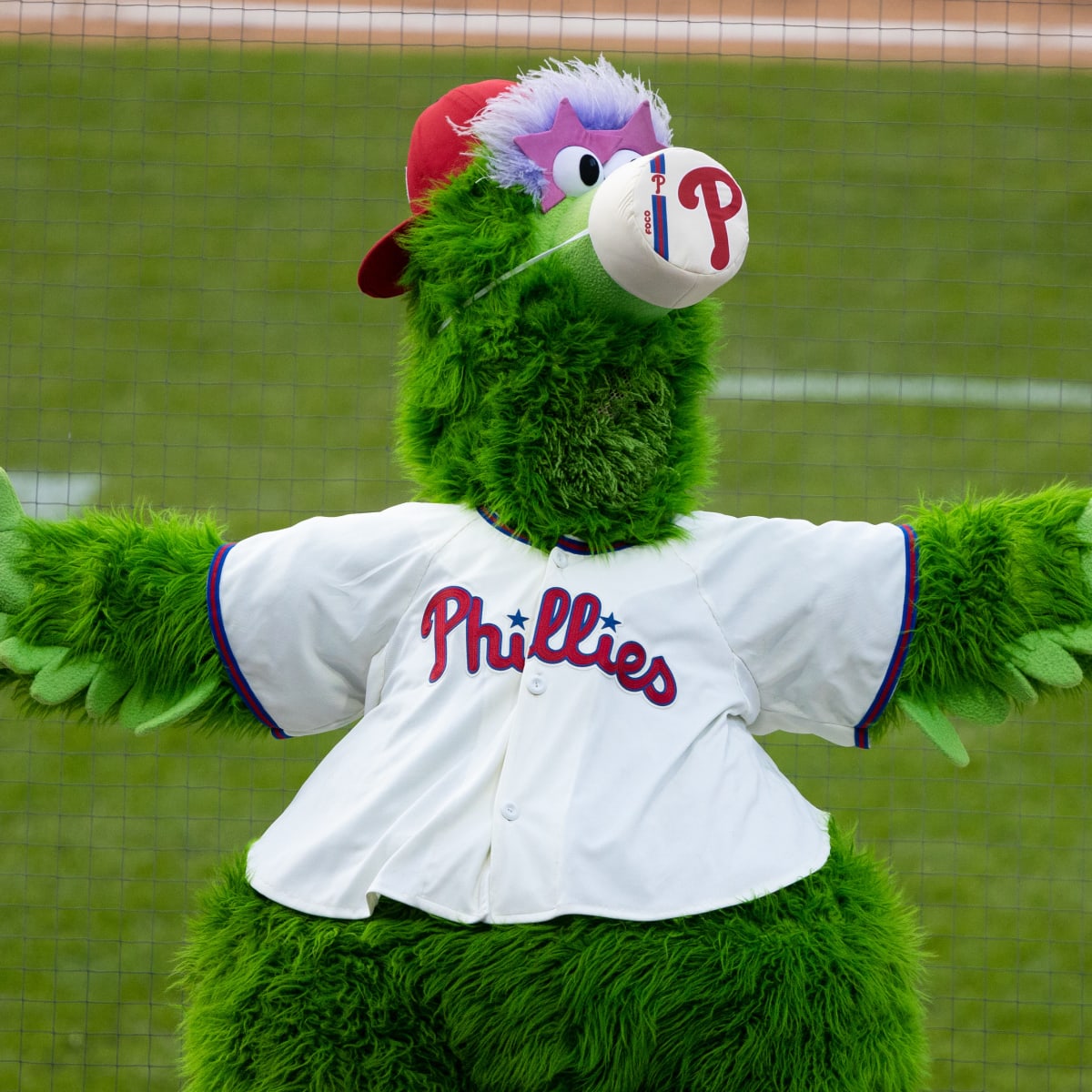 Woman sues Phanatic, claims Philadelphia Phillies mascot injured