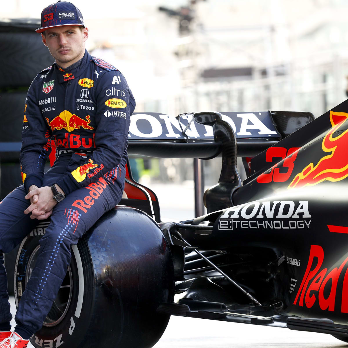 in beroep gaan Fitness Authenticatie Max Verstappen Edges Lewis Hamilton for Formula One World Title - Sports  Illustrated