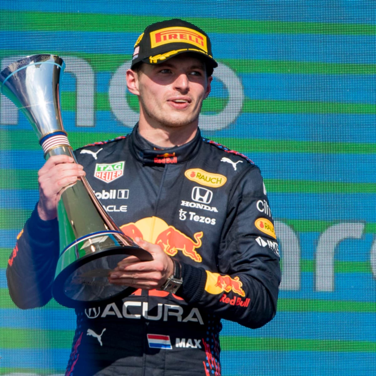 brandwond ontsmettingsmiddel afbetalen Max Verstappen to change Red Bull car number after World Championship win -  Sports Illustrated