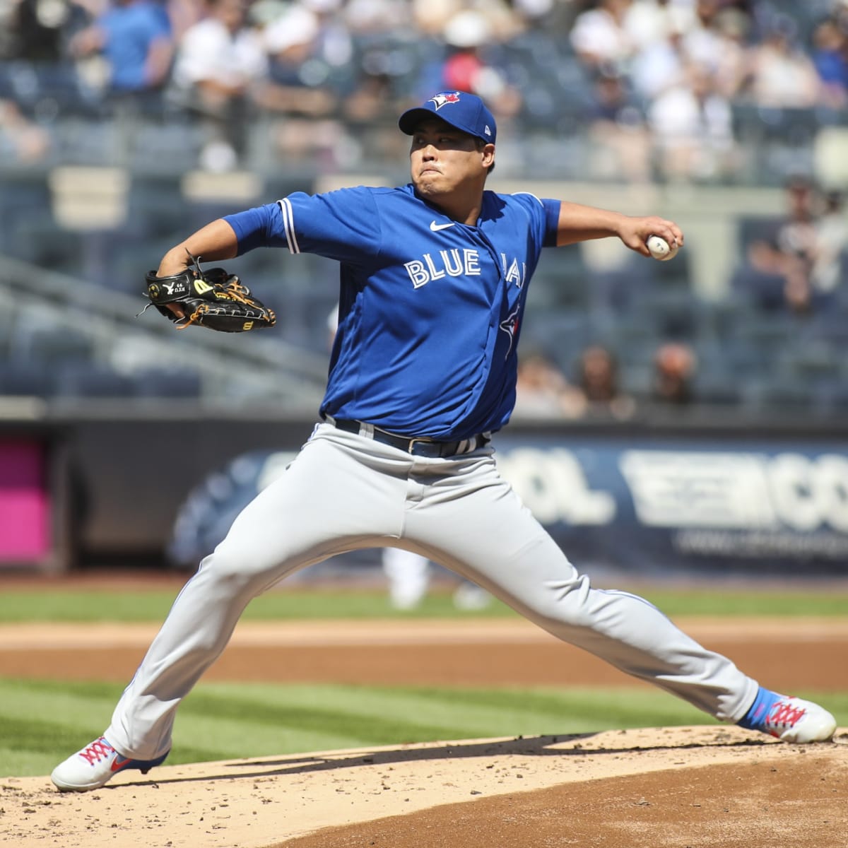 Blue Jays Hyun Jin Ryu to Train With Former KBO Team Amid MLB Lockout -  Sports Illustrated Toronto Blue Jays News, Analysis and More