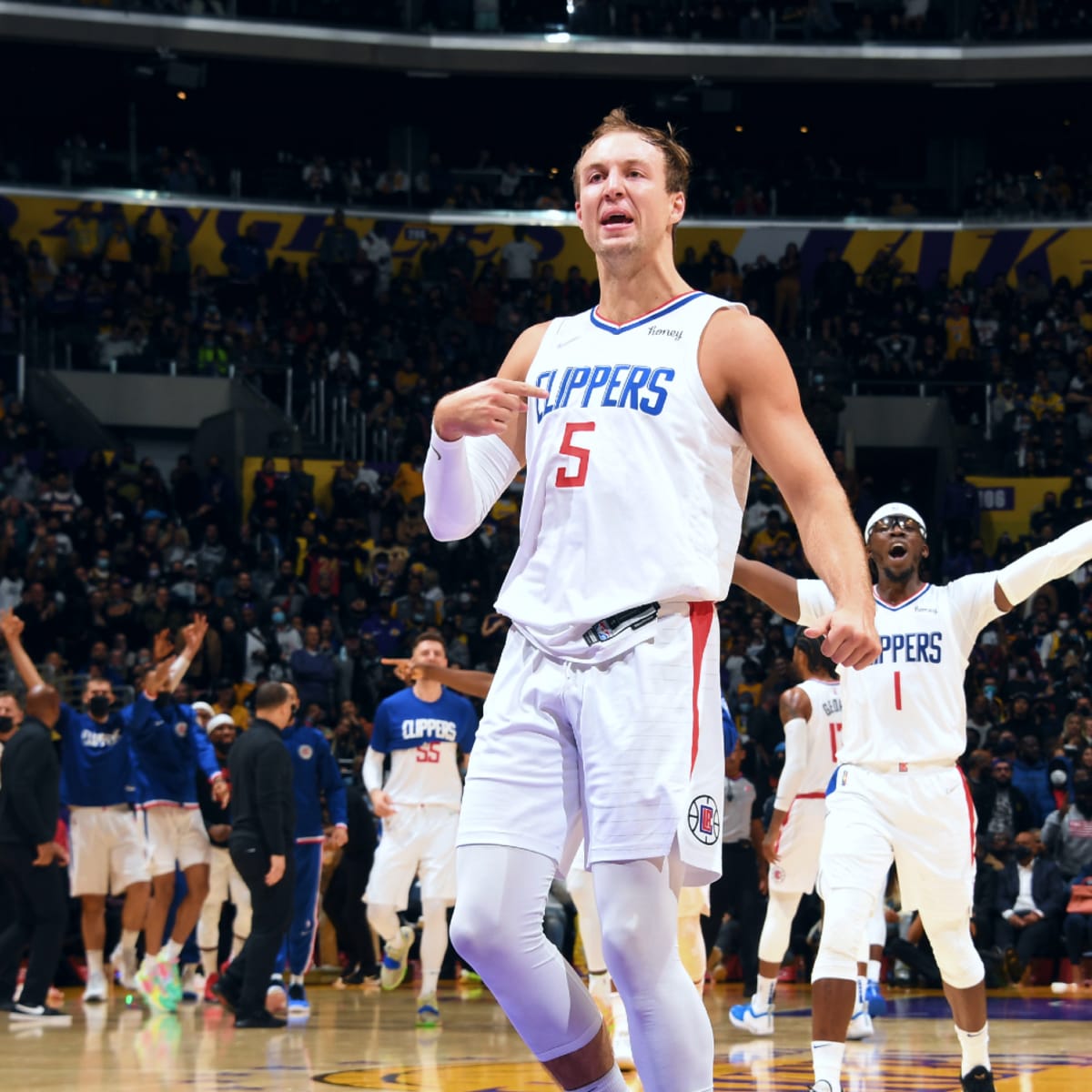Clippers' Luke Kennard to Compete in Three-Point Shootout •