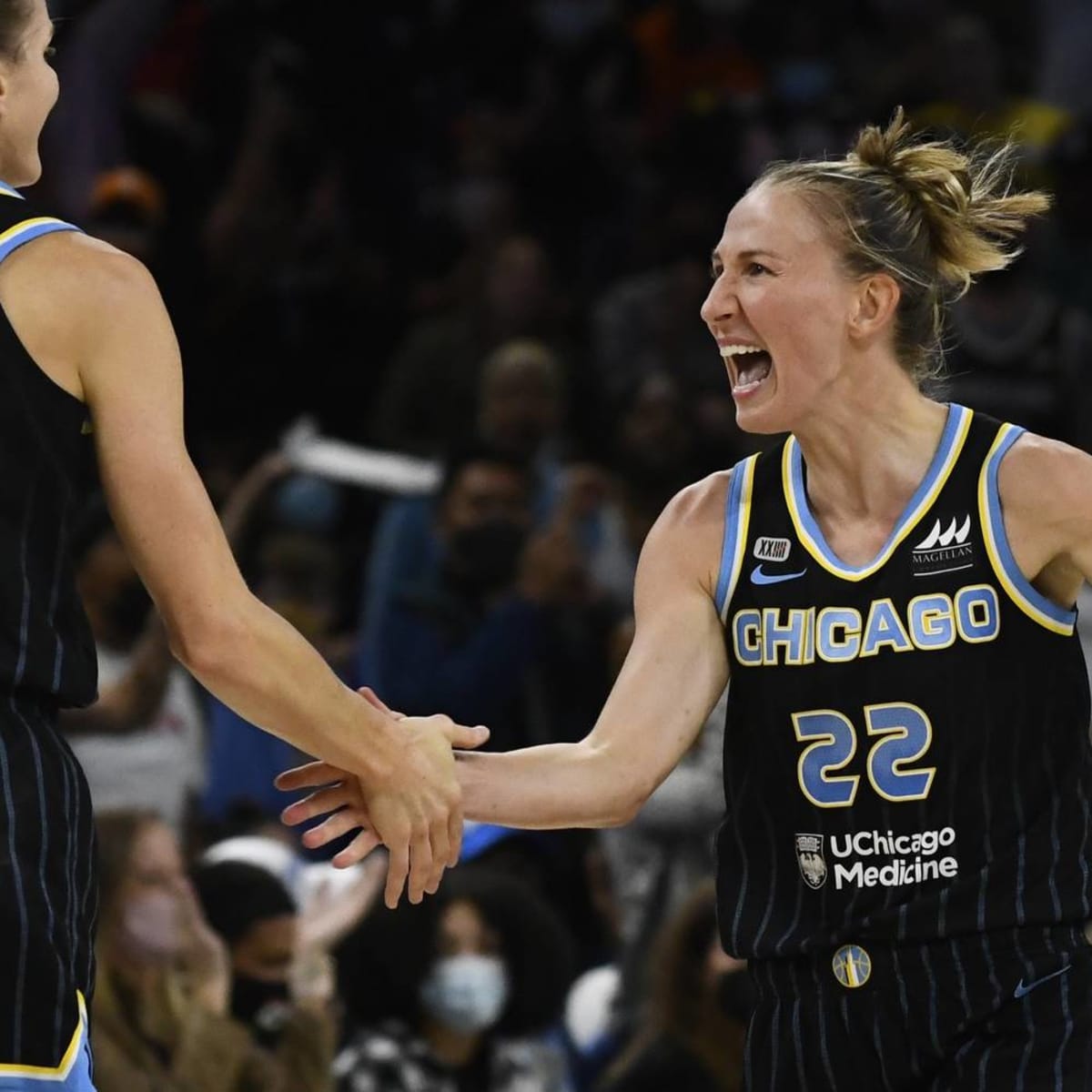 WNBA -- Point guard Courtney Vandersloot steps it up for Chicago