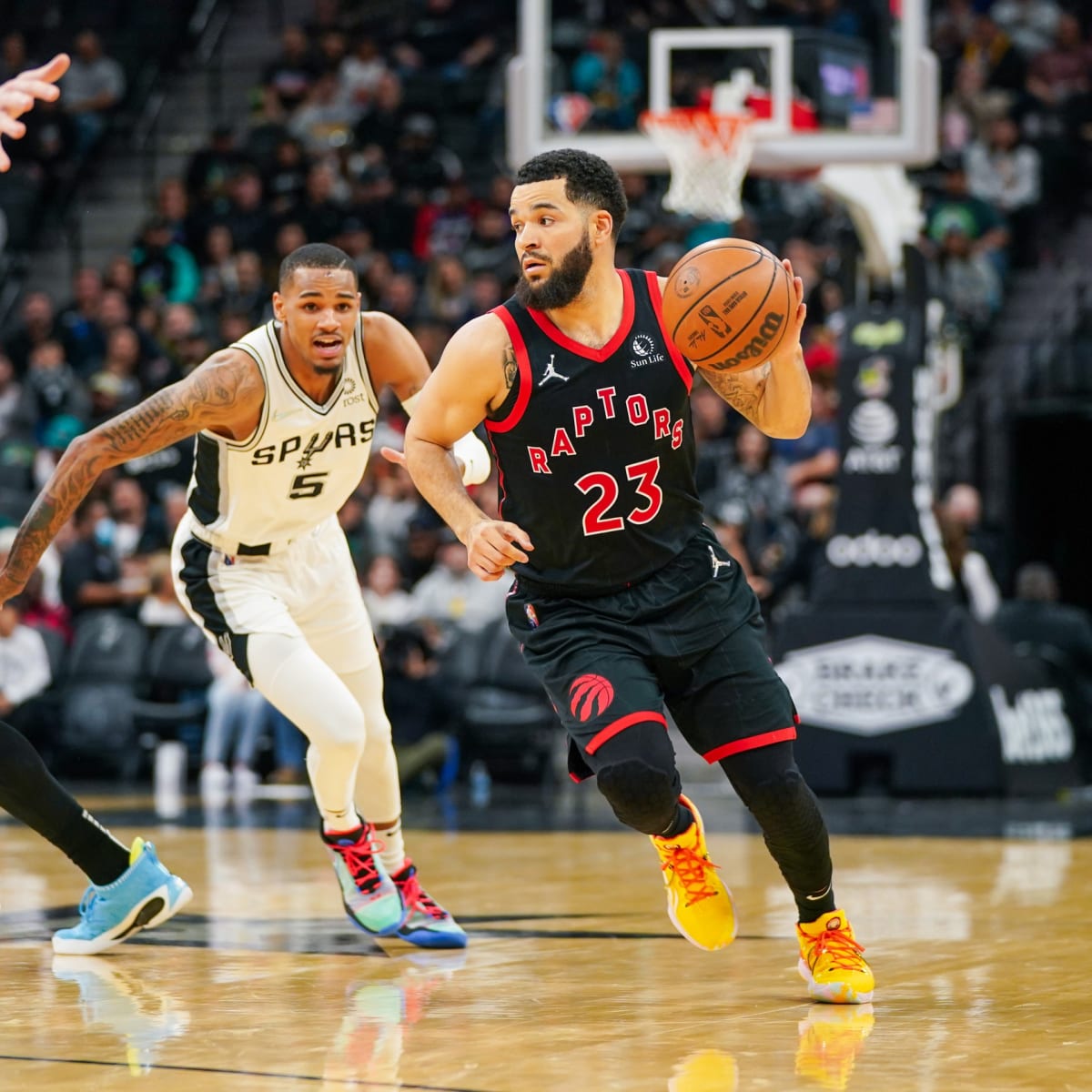 Fred Vanvleet / Raptors Star Fred Vanvleet Out Vs Nuggets Due To Knee Soreness - Point guard and shooting guard ▫ shoots: