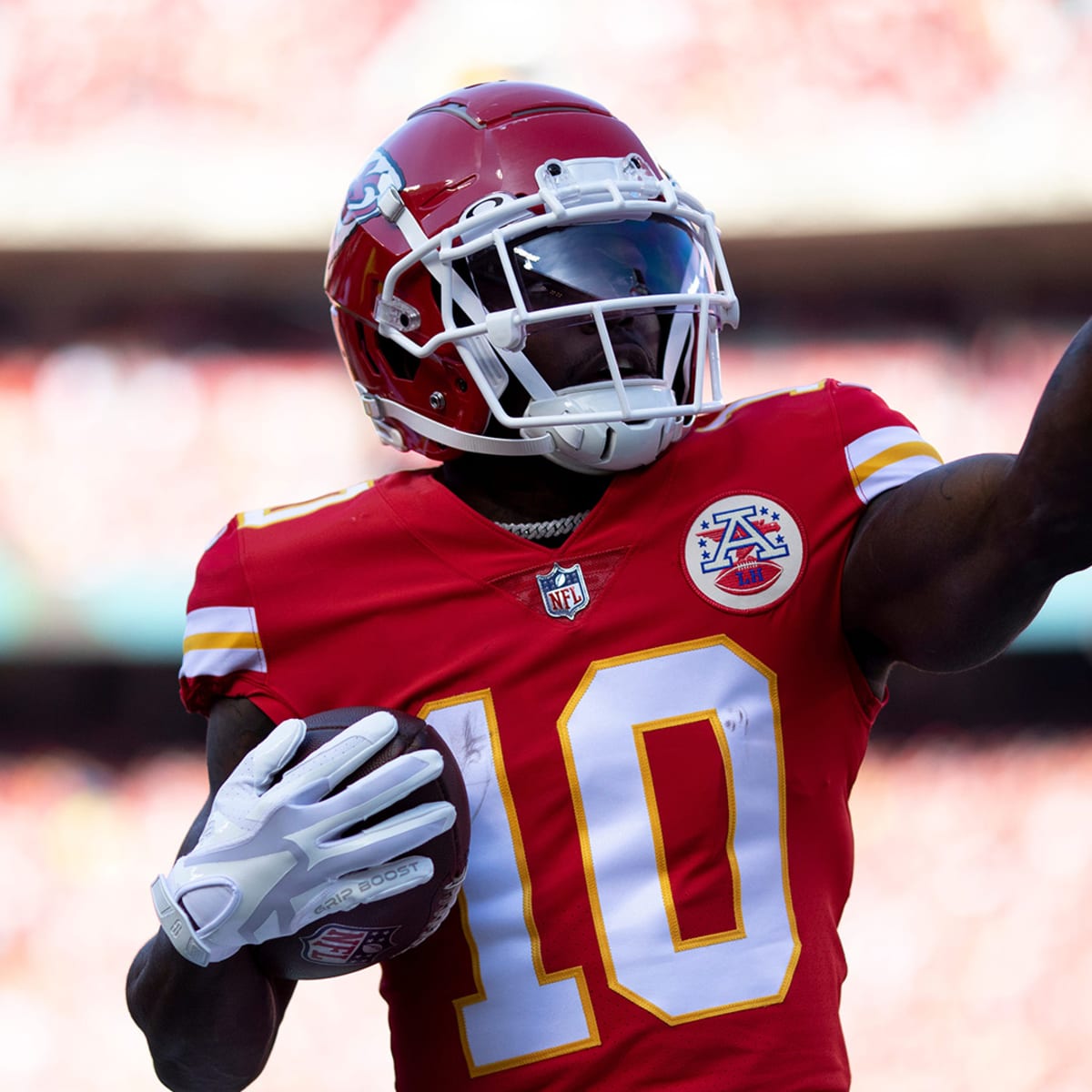 Tyreek Hill traded to the Dolphins, and how NFL rosters are now built -  Sports Illustrated