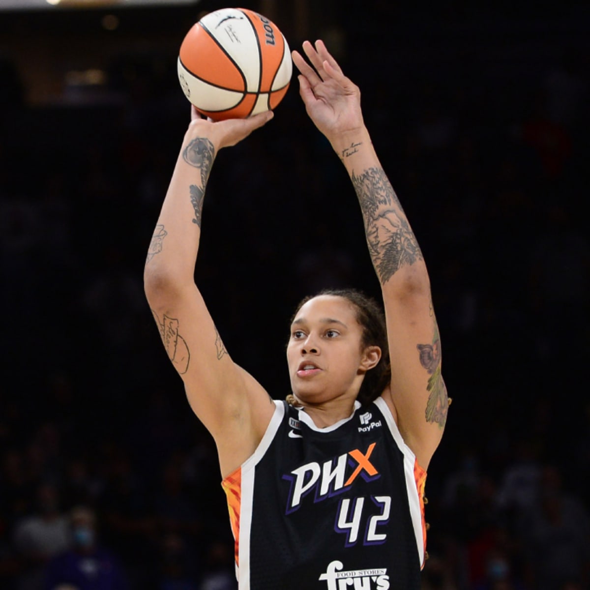 Dawn Staley Backs Brittney Griner 'Every Single Day' Detained in