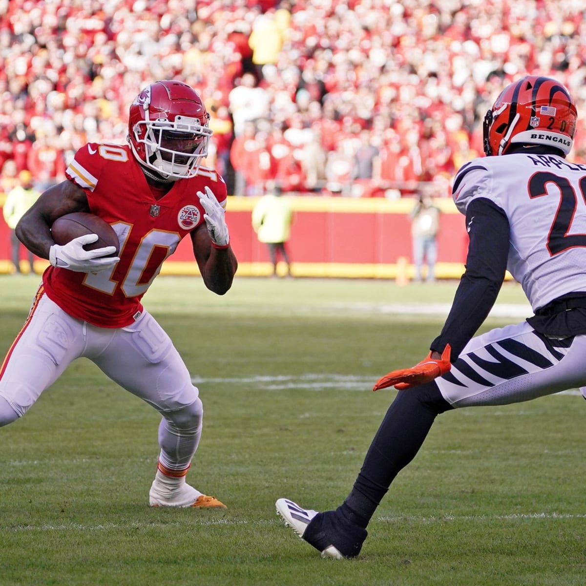 Tyreek Hill stats today: Dolphins WR explodes for eye-popping