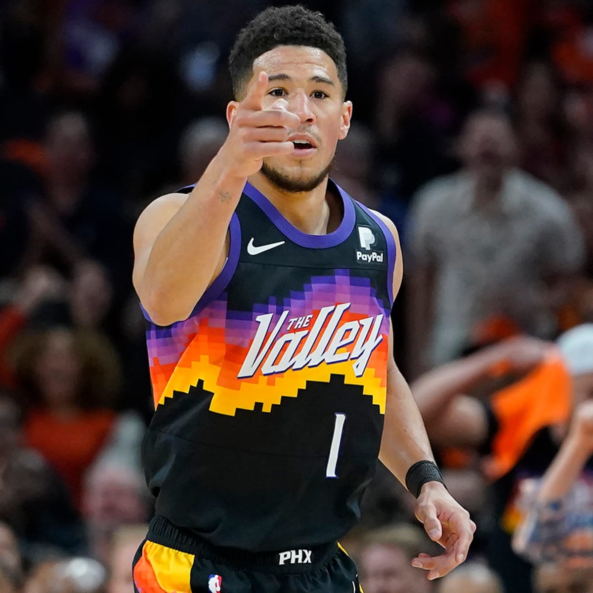 Devin Booker, Suns take Game 2 against Clippers to pull even - ESPN