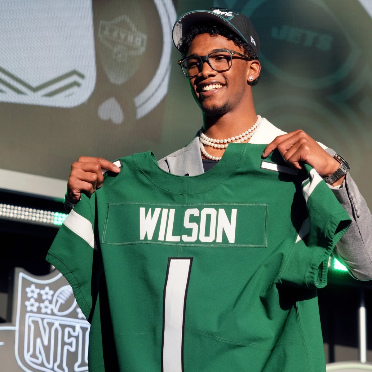 New York Jets select WR Garrett Wilson No. 10 in the 2022 NFL draft