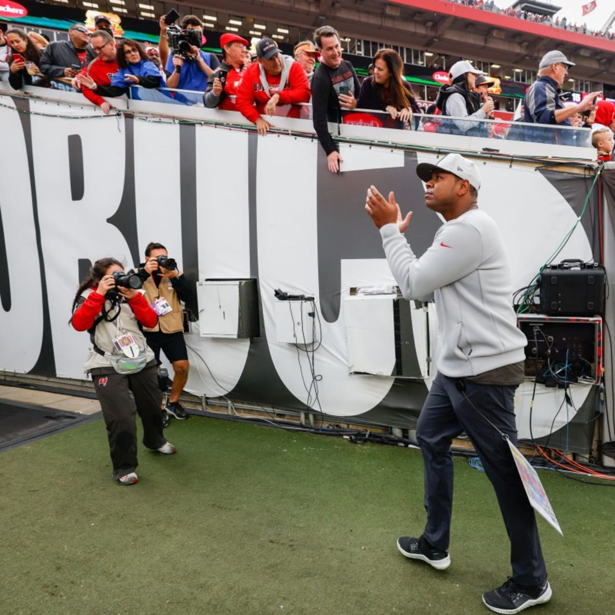 Report: Byron Leftwich Expected To Pull Out of Consideration for  Jacksonville Jaguars - Sports Illustrated Jacksonville Jaguars News,  Analysis and More