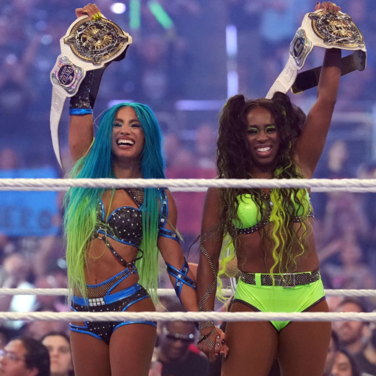 Sasha Banks, Naomi Leave WWE Raw Mid-Show - Sports Illustrated