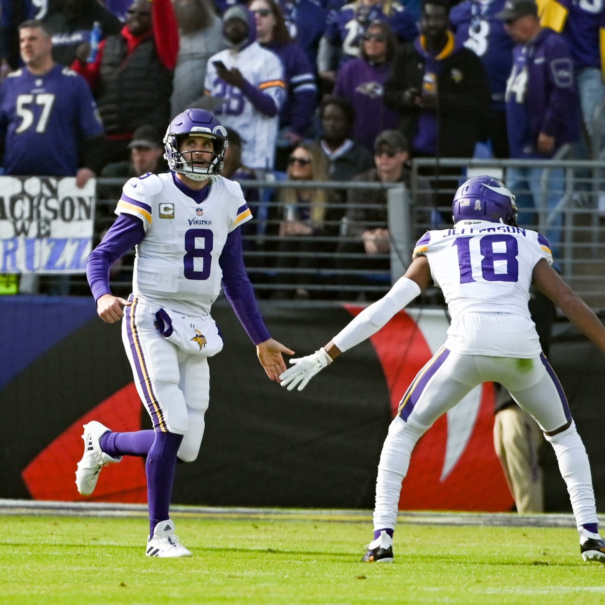 Vikings hold off Patriots, take commanding lead in NFC North - ESPN