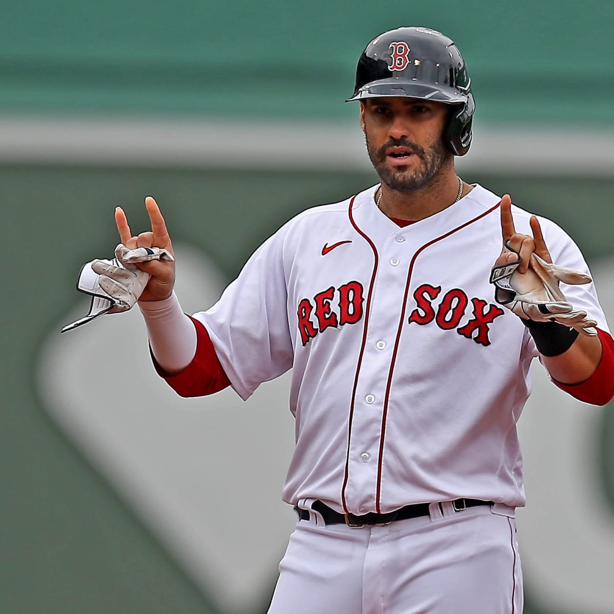 New York Mets Among Teams Monitoring J.D. Martinez's Availability