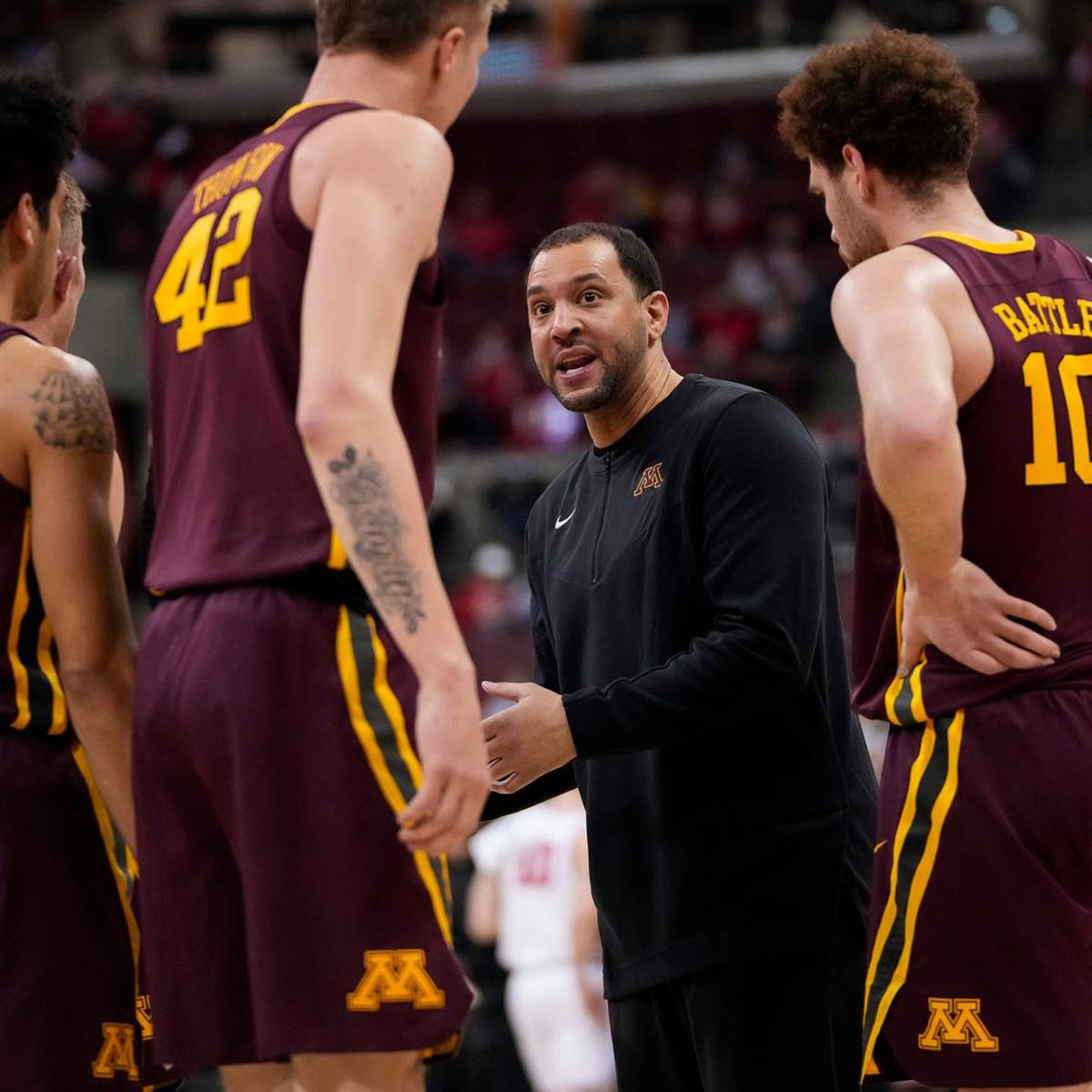 Gopher men's basketball to play in 