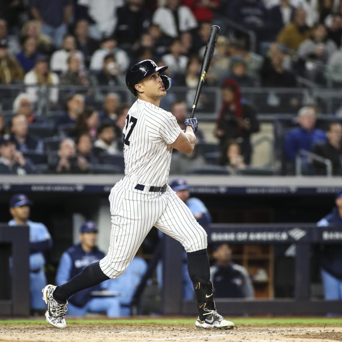 New York Yankees DH Giancarlo Stanton Exits Game With Calf Injury