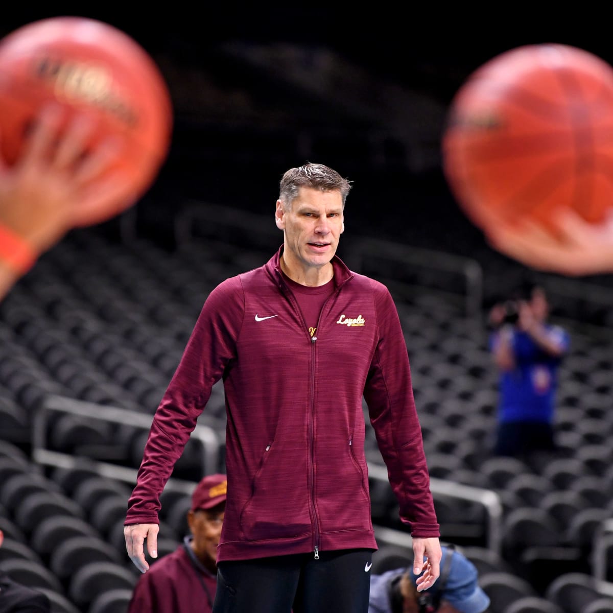 Loyola Chicago's Porter Moser named new Oklahoma Sooners head coach  following Lincoln Riley - Sports Illustrated Oklahoma Sooners News,  Analysis and More