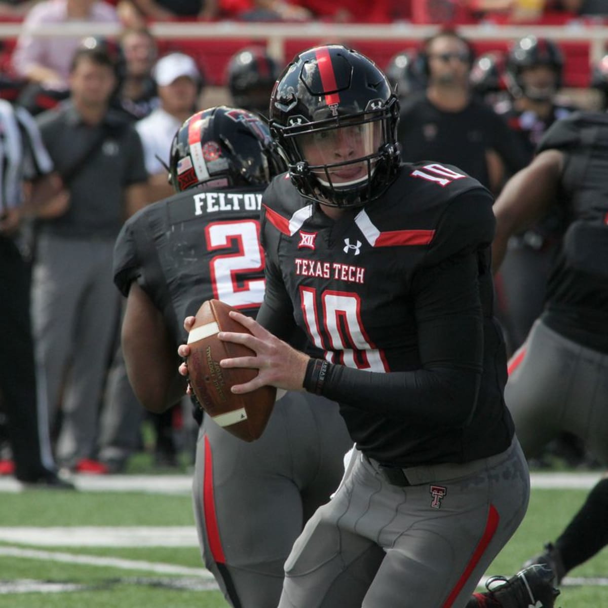 Michigan Quarterback Alan Bowman S Record Setting Day At Texas Tech Sports Illustrated Michigan Wolverines News Analysis And More