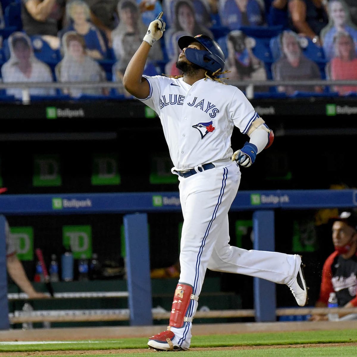 Guerrero Jr. Stopped After A Three Home Run Night – Latino Sports