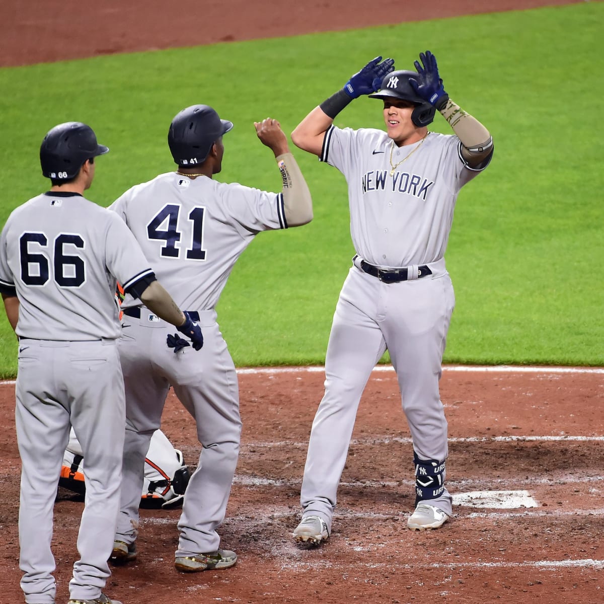 New York Yankees Gio Urshela hits game winning home run against