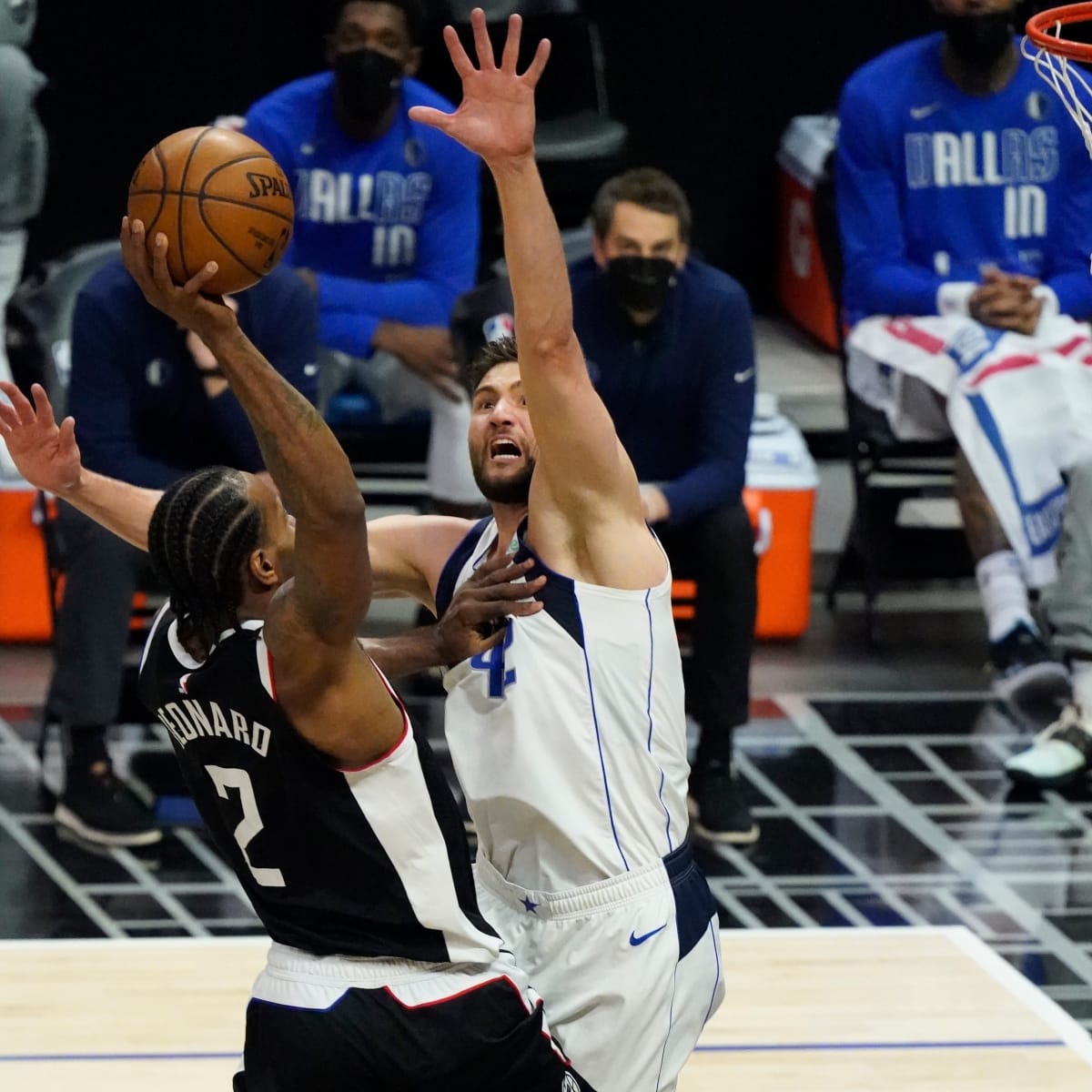Mavericks' Maxi Kleber thought Clippers' post-dunk staredown