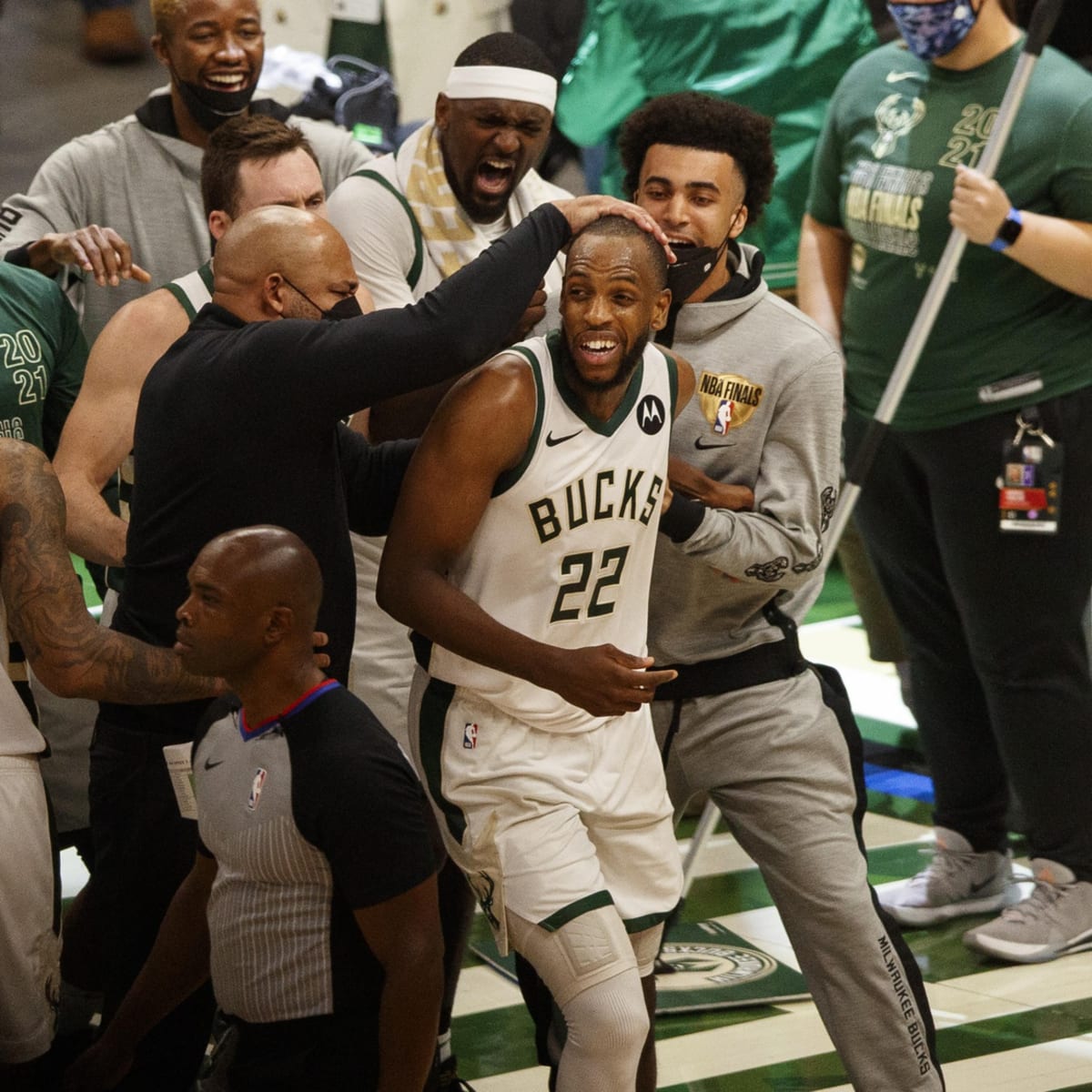 Khris Middleton drains pull-up triple in 2023 Playoffs