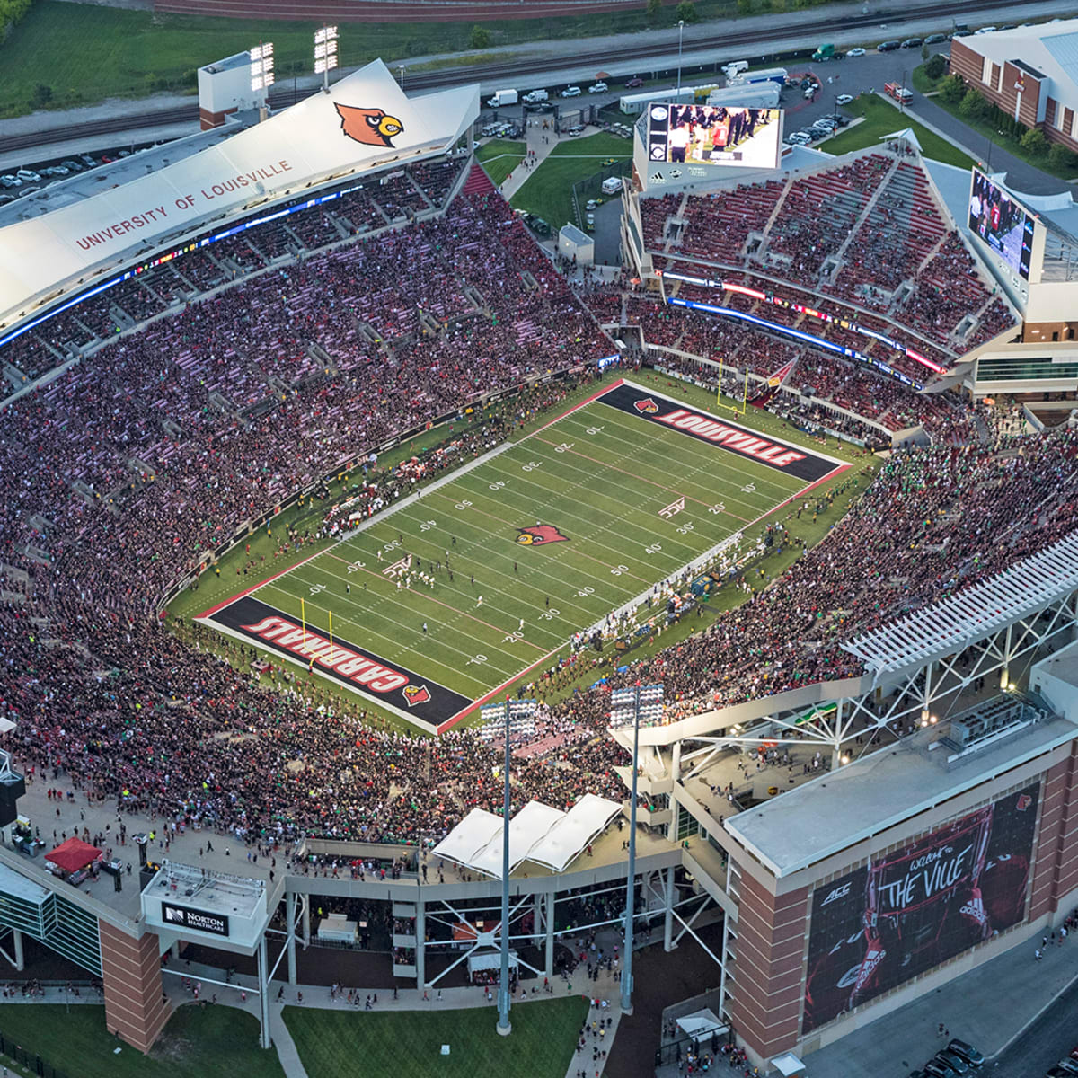 Louisville to allow 30 percent football capacity amid COVID