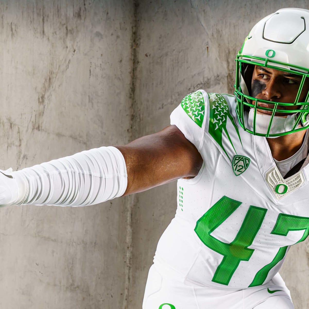 Oregon To Wear New All-White Uniforms Against Ohio State - Sports  Illustrated Ohio State Buckeyes News, Analysis and More