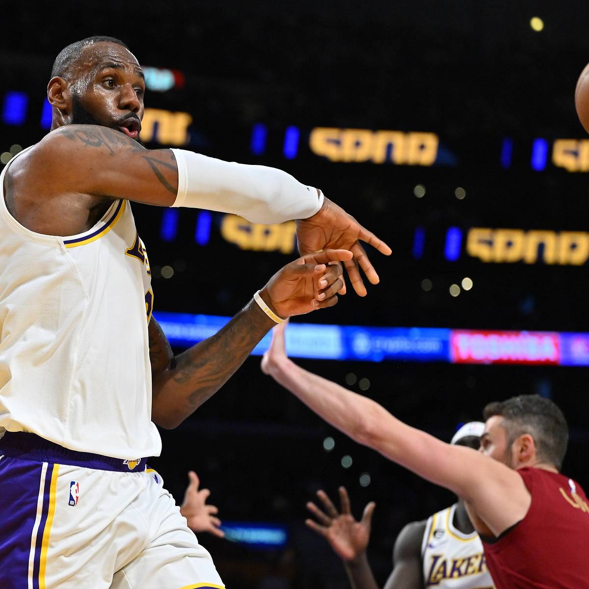 Lakers News: LeBron James Surpasses Magic Johnson To Become No. 6 All-Time  Regular Season Assists Leader - All Lakers | News, Rumors, Videos,  Schedule, Roster, Salaries And More
