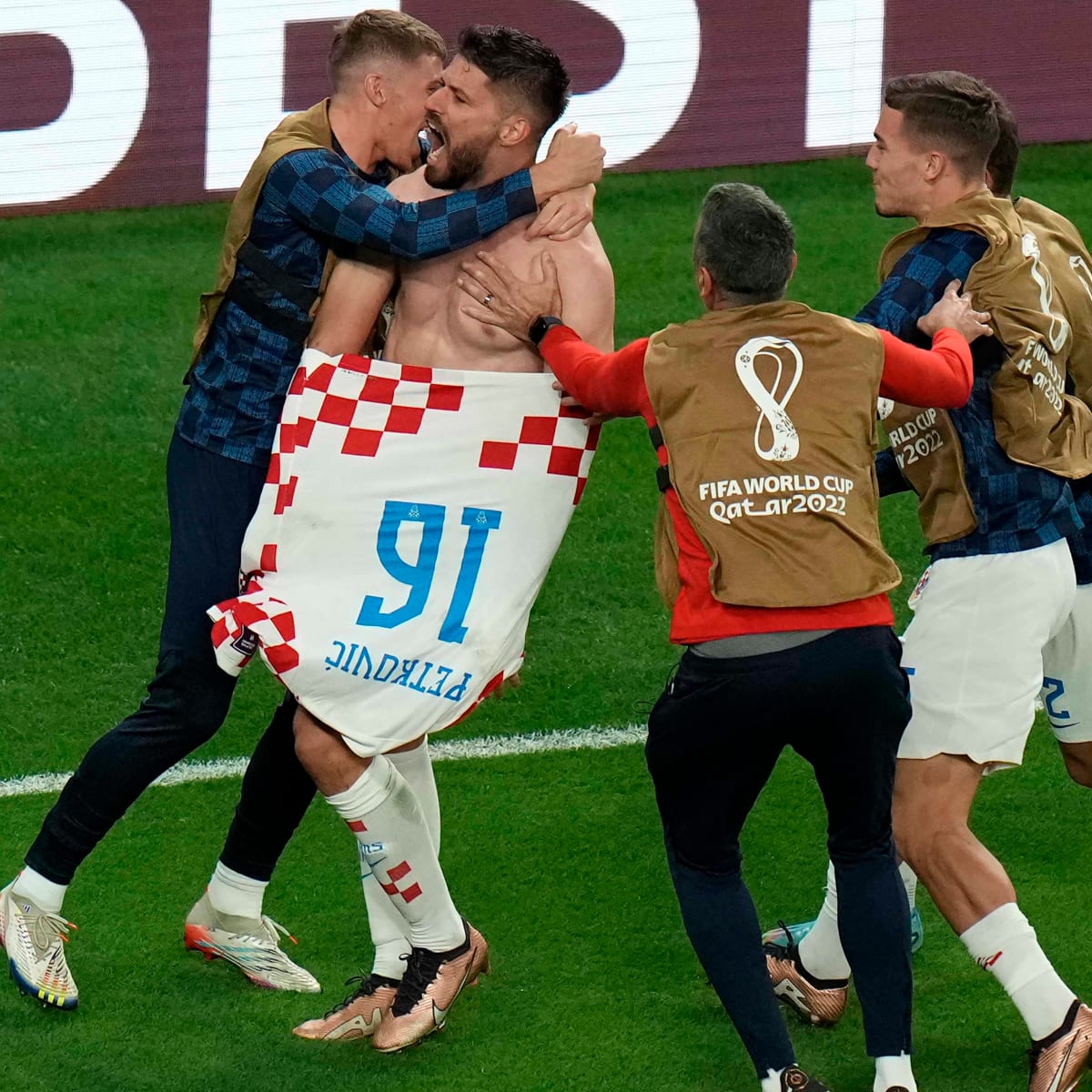 World Cup 2018 final highlights: France beat Croatia, score, video