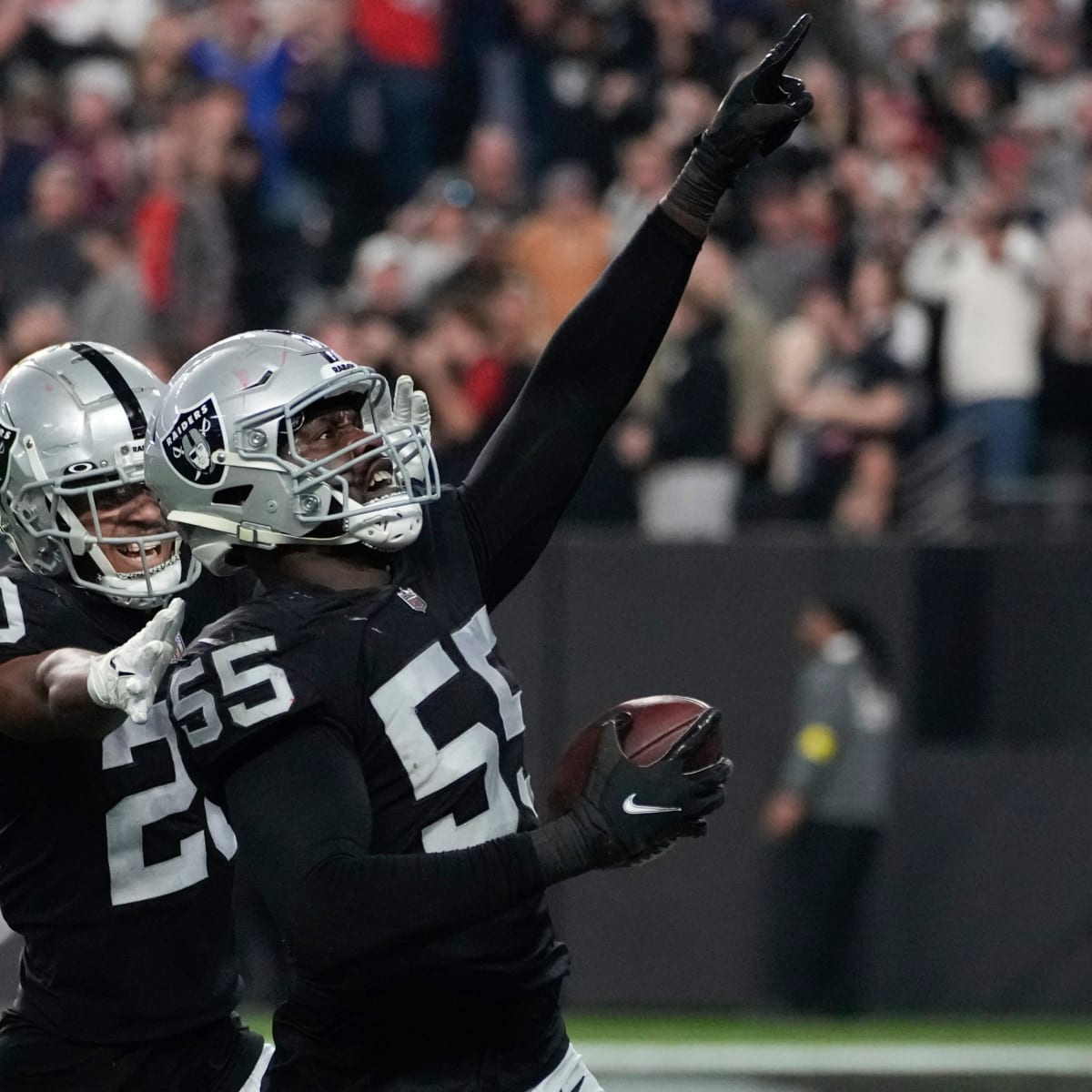 Raiders stun Patriots with improbable walk-off defensive touchdown