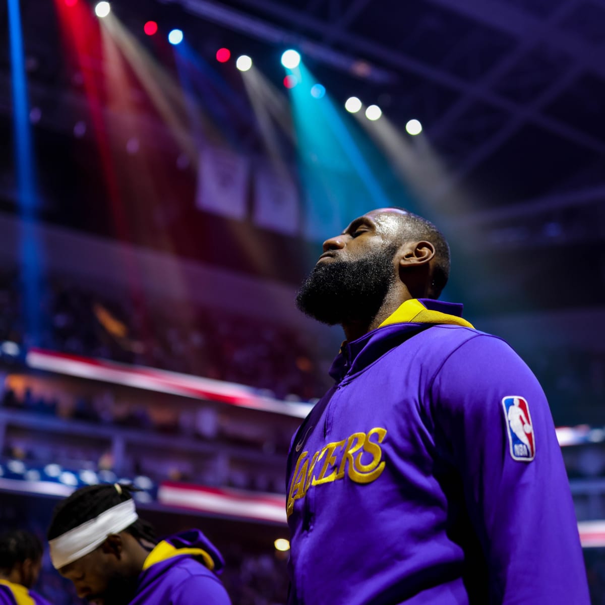 Lakers Ride LeBron Scoring Burst to Outlast Hornets